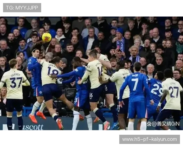 切尔西边路拉扯成功带来进球：战术创新成就进攻威胁