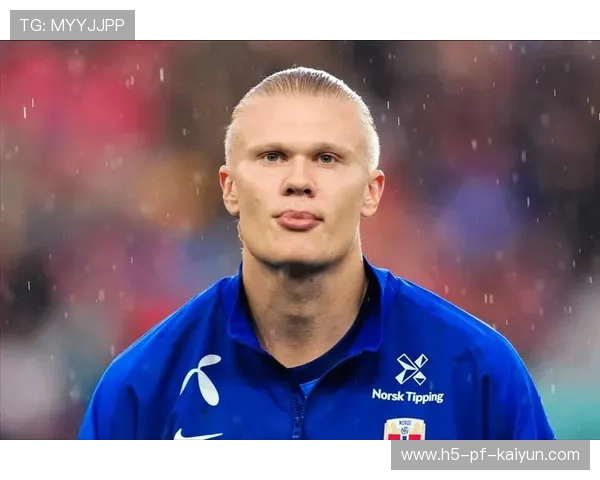 哈兰德转身甩动防守,挪威进攻层层推进 哈兰德转身甩动防守,挪威进攻层层推进